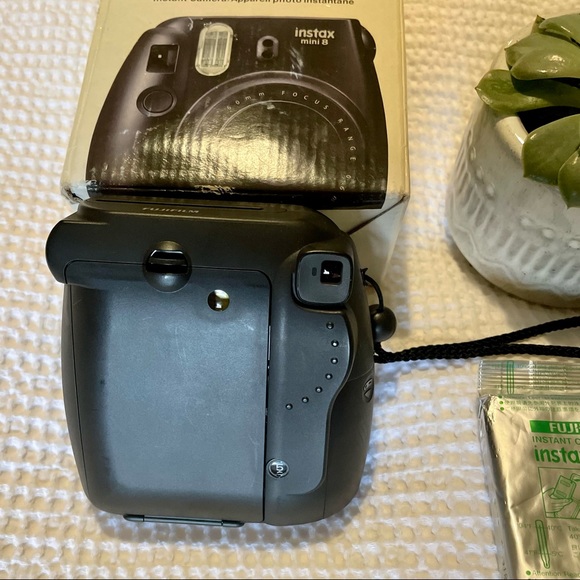 FUJIFILM Instax mini 8 polaroid camera - Picture 5 of 6